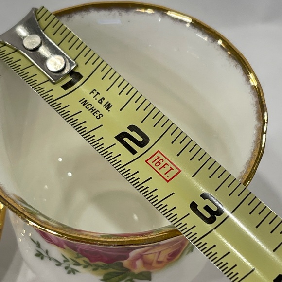 Vintage Royal Albert Bone China Old Country Roses Tea Cup And Saucer Set 1962 - Picture 8 of 13